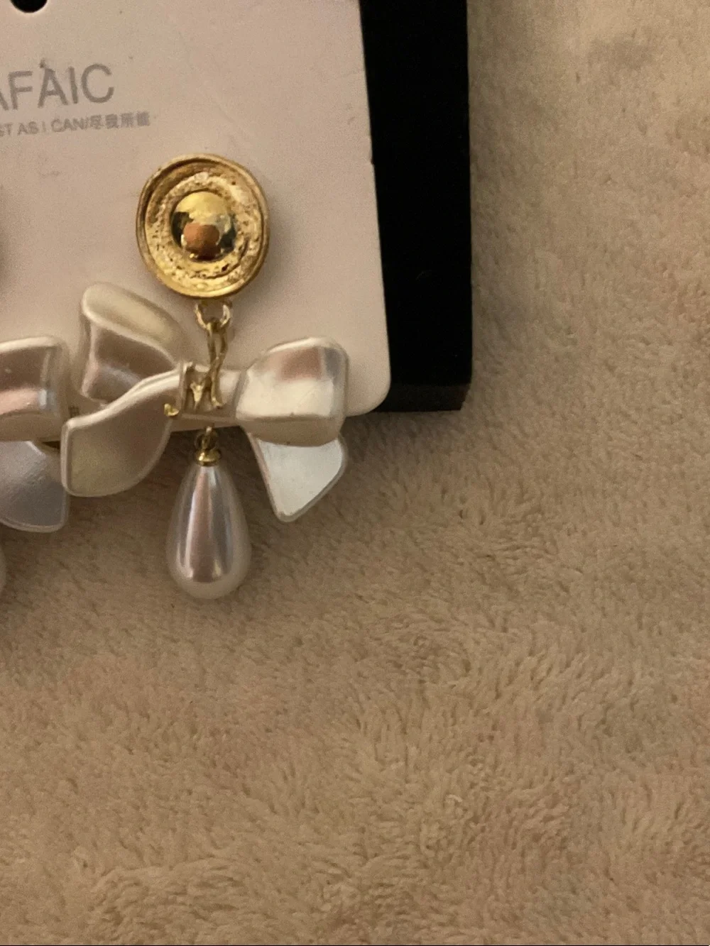 Afaic chic gold